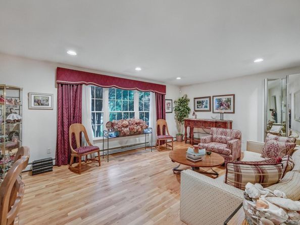 16 Delmar Lane, Commack NY 11725