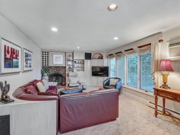 16 Delmar Lane, Commack NY 11725