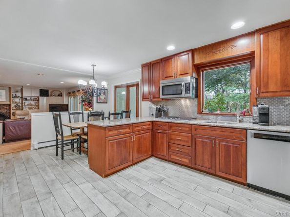 16 Delmar Lane, Commack NY 11725