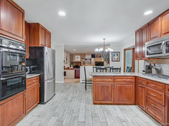 16 Delmar Lane, Commack NY 11725