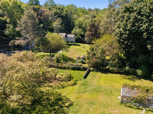 9 Oregon Road, Bedford Corners NY 10549