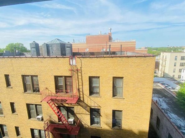 61-09 39 Avenue J5, Woodside NY 11377