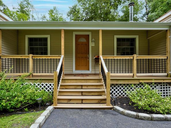 238 Locust Drive, Rocky Point NY 11778