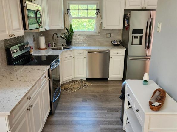 289 Carleton Drive E, Shirley NY 11967