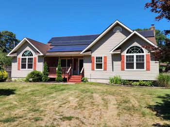 289 Carleton Drive E