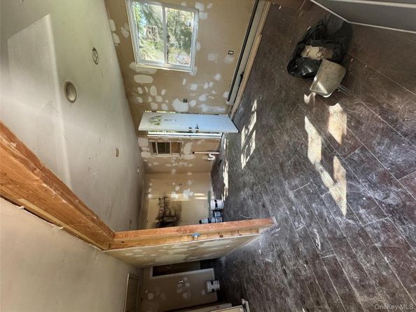 231 Elm Road W, Mastic Beach NY 11951