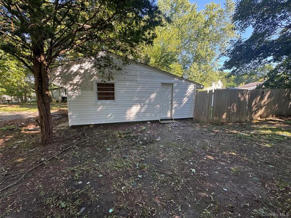 231 Elm Road W, Mastic Beach NY 11951