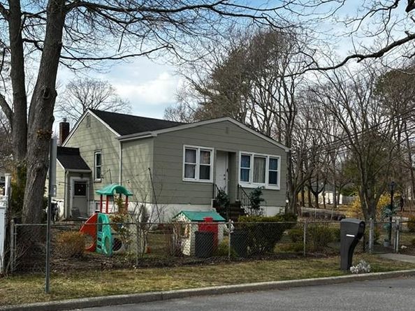 99 Central Avenue, Port Jefferson NY 11776