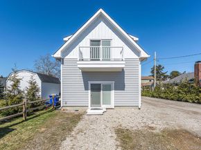 1400 Peconic Bay Boulevard, Jamesport NY 11947