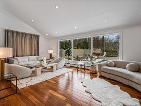 80 Knolls Drive N, Manhasset Hills NY 11040