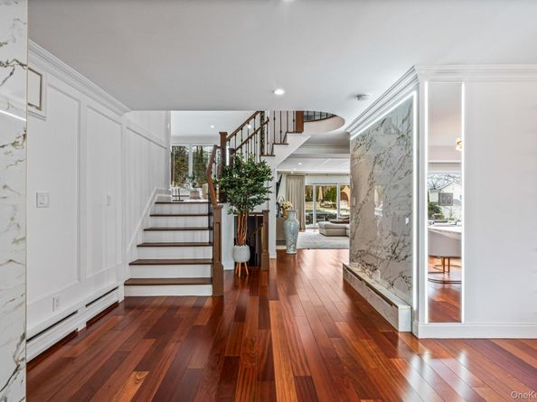 80 Knolls Drive N, Manhasset Hills NY 11040