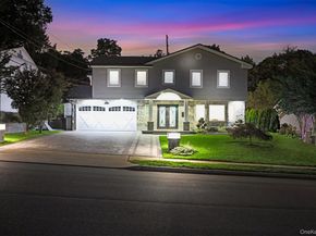 80 Knolls Drive N, Manhasset Hills NY 11040