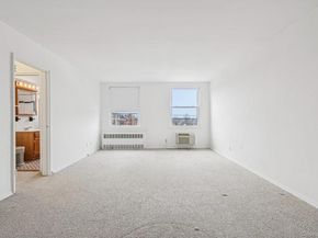 120 Horton Highway 12D, Mineola NY 11501