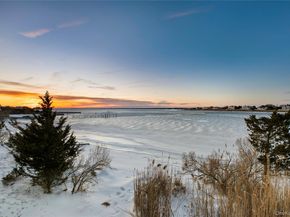 260 Dune 101G, Westhampton Beach NY 11978