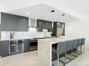 260 Dune 101G, Westhampton Beach NY 11978