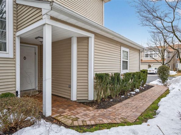 66 Sagamore Drive, Plainview NY 11803