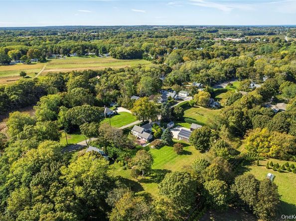 3275 Skunk Lane, Cutchogue NY 11935