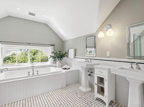 50 South Drive, Manhasset NY 11030