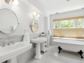 50 South Drive, Manhasset NY 11030