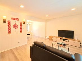 10 Kings Park Road, Commack NY 11725