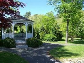 6 Glen Hollow Drive A33, Holtsville NY 11742