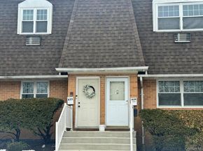 6 Glen Hollow Drive A33, Holtsville NY 11742