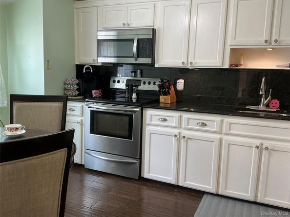 606 Birch Hollow Drive, Shirley NY 11967