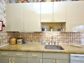 143 Garth Road 4D, Scarsdale NY 10583