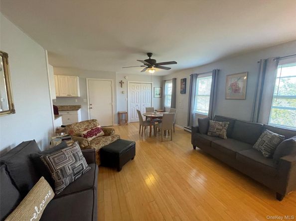 43 Brushy Neck Lane 10, Westhampton NY 11977