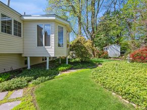 26 Wren Court, Northport NY 11768