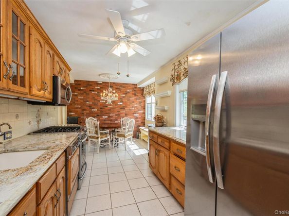 26 Wren Court, Northport NY 11768