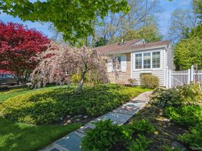 26 Wren Court, Northport NY 11768