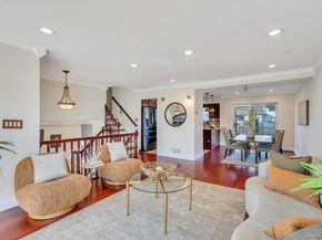 16 Phipps Lane, Plainview NY 11803