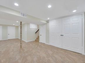 16 Phipps Lane, Plainview NY 11803