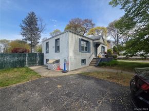 345 Boulder Street, Ronkonkoma NY 11779