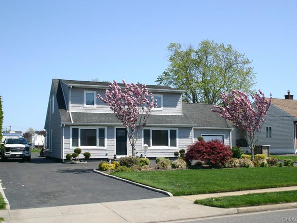 121 Ocean Avenue, Massapequa NY 11758