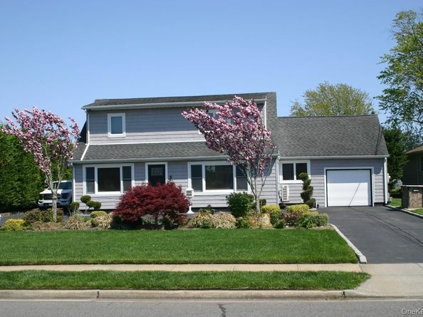 121 Ocean Avenue, Massapequa NY 11758