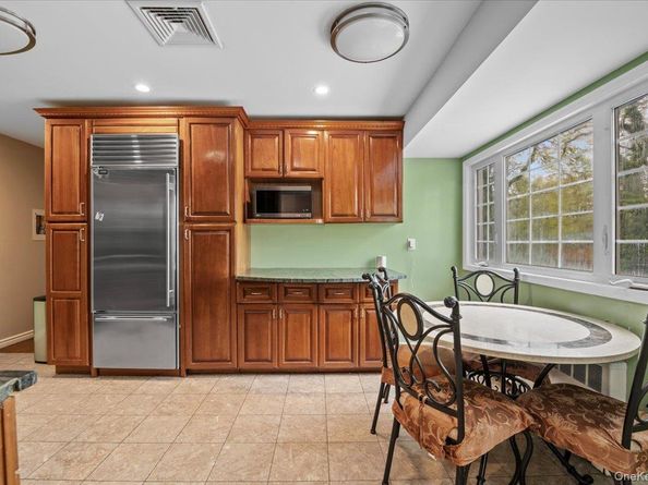 916 Lawrence Court, North Woodmere NY 11581