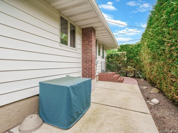 12 Joyce Lane, Commack NY 11725