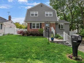 16 Kingsley Road, Huntington NY 11743