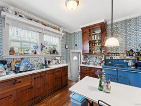 31 Lynton Place, White Plains NY 10606