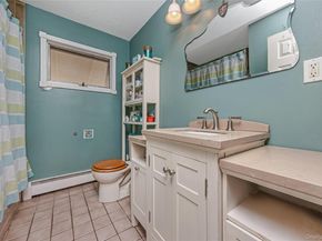 384 S 11th Street, Lindenhurst NY 11757