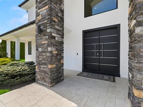 31 Shoal Drive, West Islip NY 11795