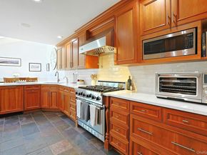 20 Robbins Road, Pleasantville NY 10570