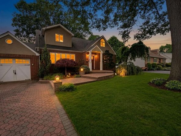396 Chestnut Avenue, East Meadow NY 11554