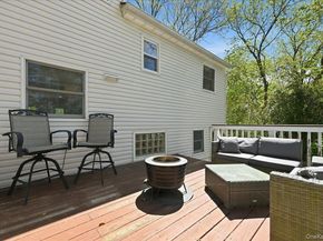 3 Layne Way, Northport NY 11768