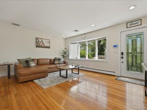 3 Layne Way, Northport NY 11768