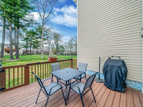 201 Lake Pointe Circle 201, Middle Island NY 11953