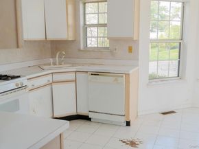 23 Roundtop Road, Yonkers NY 10710