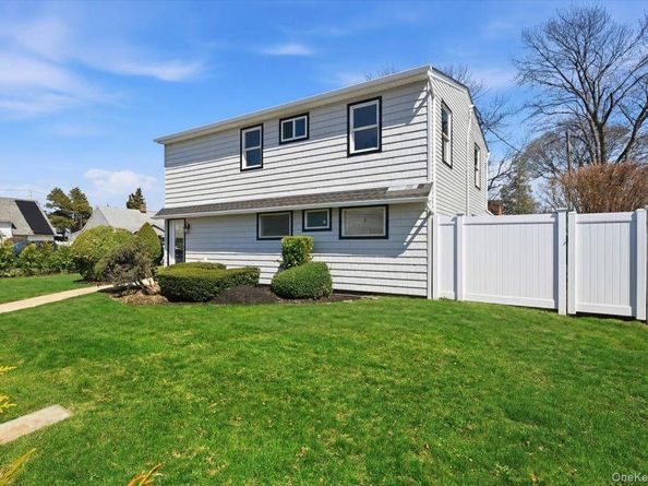 61 Gardiners Avenue, Levittown NY 11756